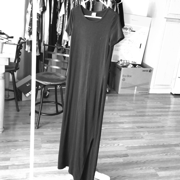 Merona Dresses & Skirts - Merona tee shirt maxi with side slits